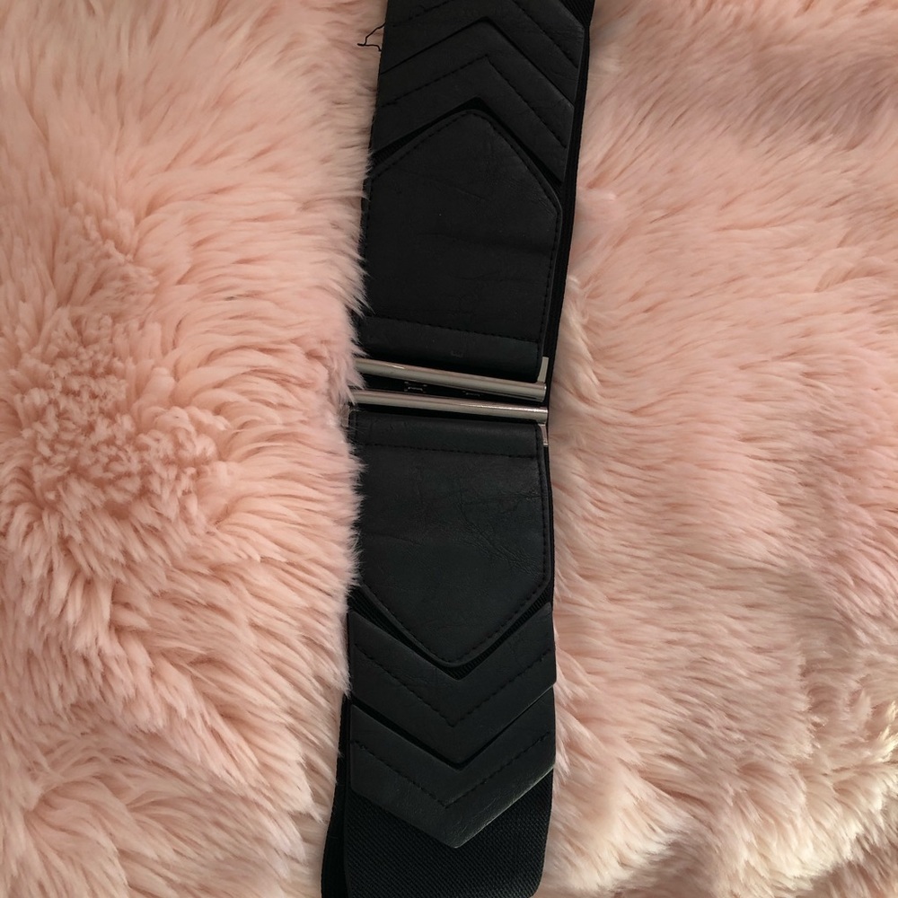 M/L wide belt